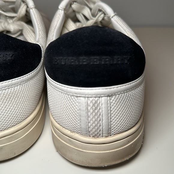 Colorblock Pattern Leather Trim Embellishment Sneakers
Size: 9.5 | US9.5, EU42 - Picture 5 of 7